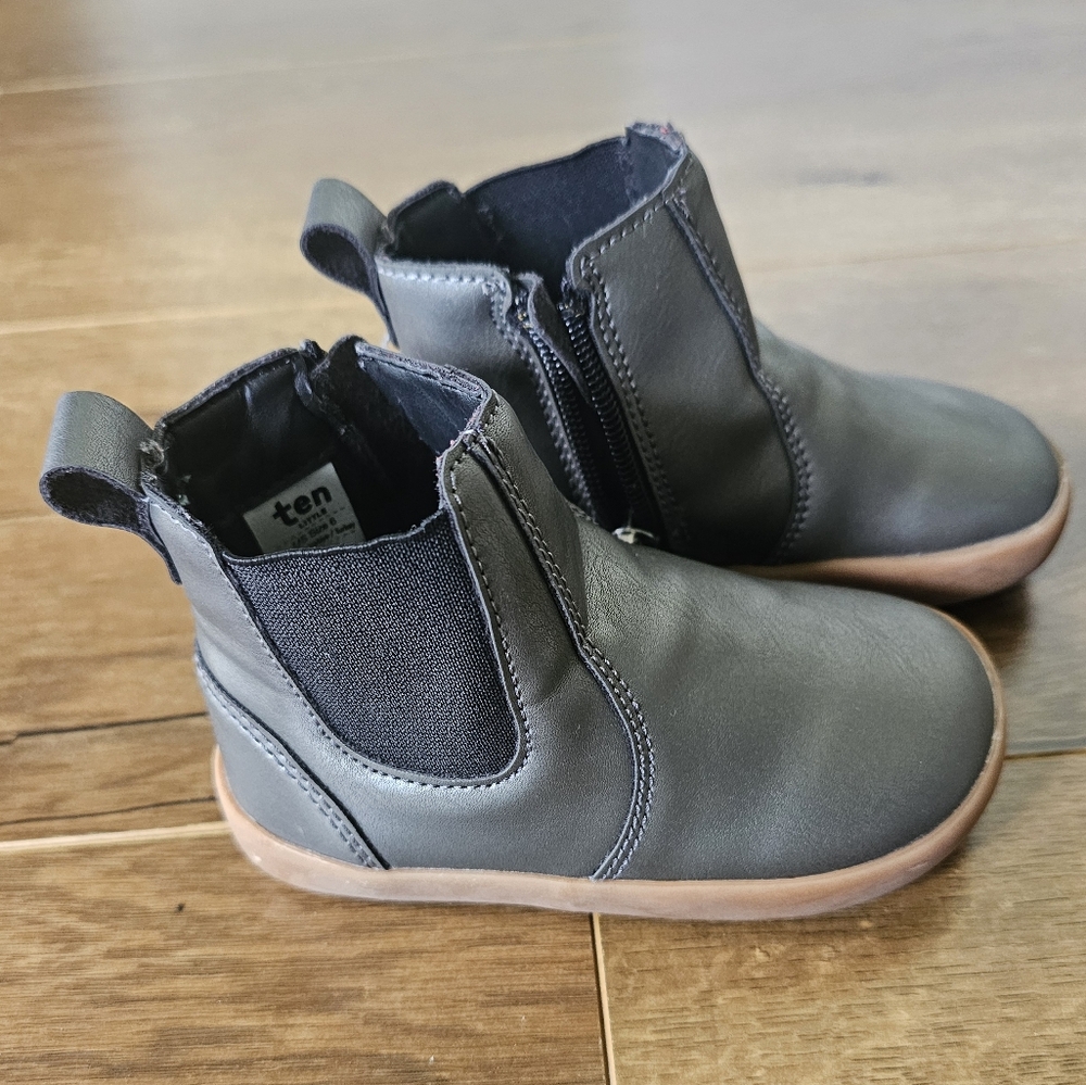 Ten Little toddler size 6 boots